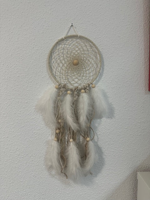 Atrapasueños Artesanal Abuyita (15 cm Dia)– Protector de Sueños Hecho a Mano, Colores Únicos y Energía Positiva