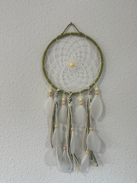 Atrapasueños Artesanal Abuyita (15 cm Dia)– Protector de Sueños Hecho a Mano, Colores Únicos y Energía Positiva