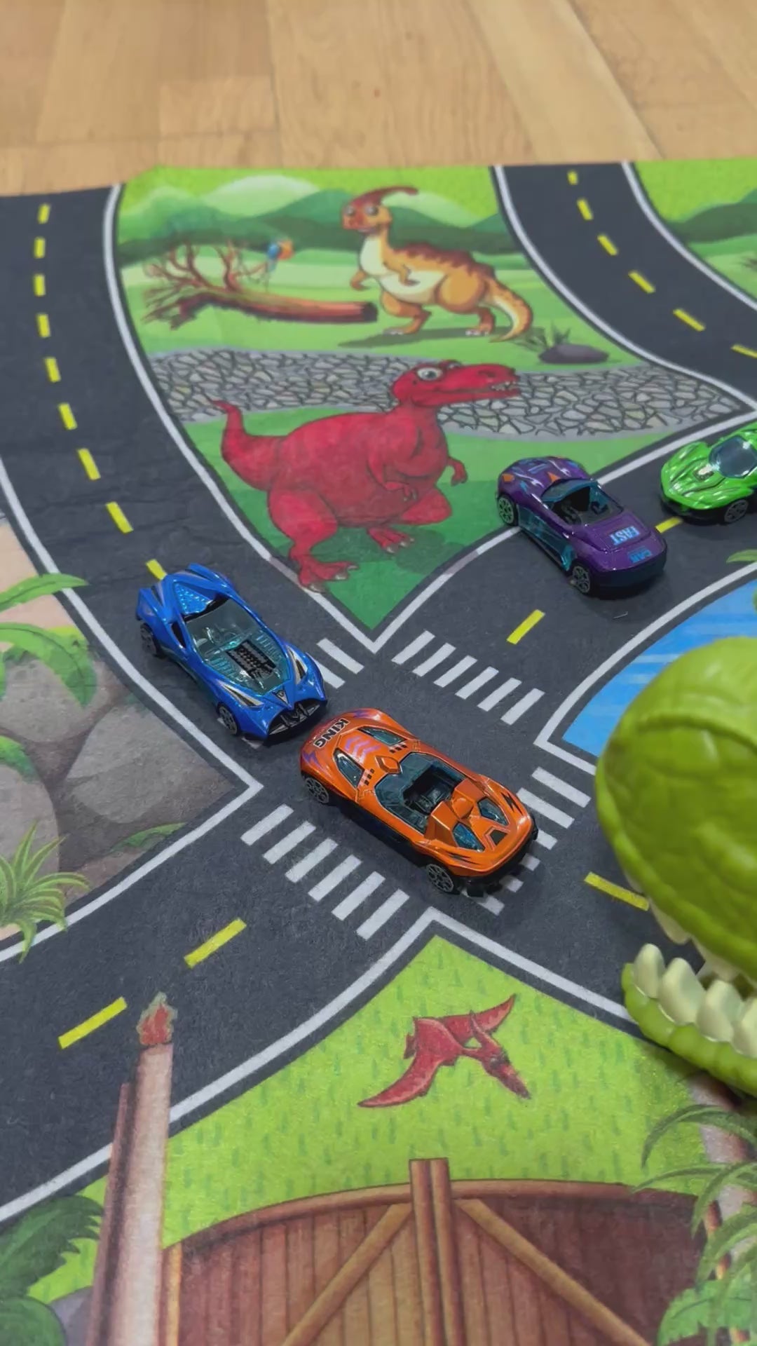 Dinosaurio Come-Carritos con 6 Coches Deportivos + Alfombrilla de Juego – ¡Diversión Imparable!